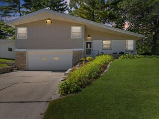 1019 MT MARY DRIVE, Green Bay, WI 54311