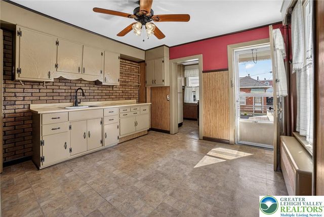 348 7th Avenue, Bethlehem City, PA 18018