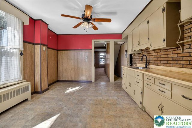 348 7th Avenue, Bethlehem City, PA 18018