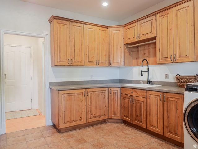 3758 W RIVER MEADOWS DR, Riverton, UT 84065