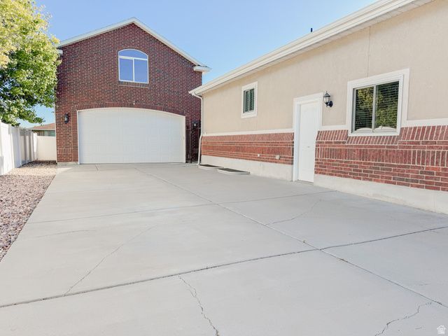 3758 W RIVER MEADOWS DR, Riverton, UT 84065