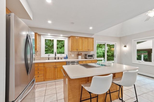 2 Autumn Hill, Leominster, MA 01453