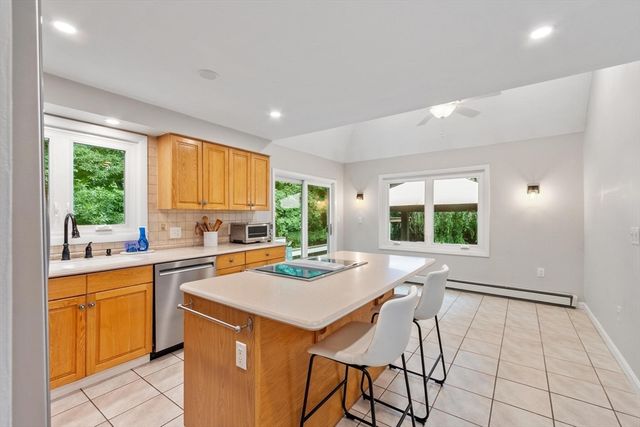 2 Autumn Hill, Leominster, MA 01453