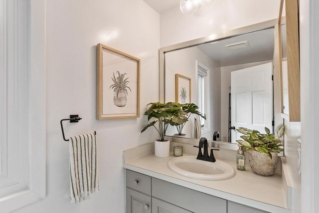 2 Autumn Hill, Leominster, MA 01453