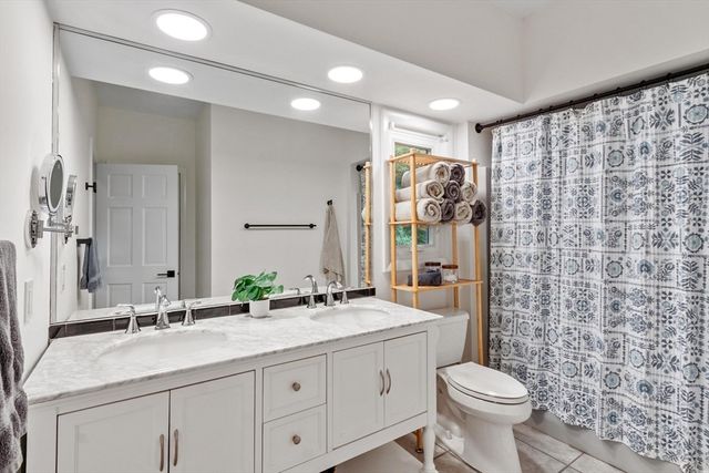 2 Autumn Hill, Leominster, MA 01453