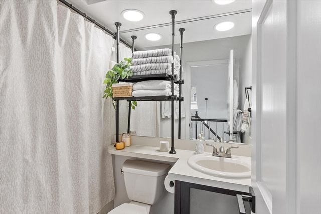 2 Autumn Hill, Leominster, MA 01453