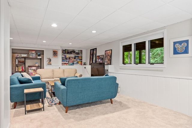 2 Autumn Hill, Leominster, MA 01453