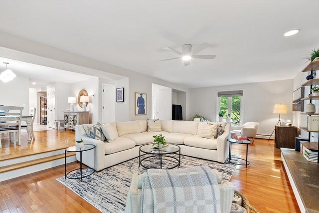 2 Autumn Hill, Leominster, MA 01453