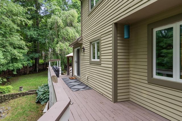 2 Autumn Hill, Leominster, MA 01453