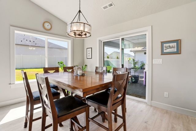 507 W Basalt Ridge Dr, Spokane, WA 99224