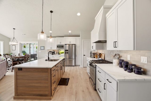 507 W Basalt Ridge Dr, Spokane, WA 99224