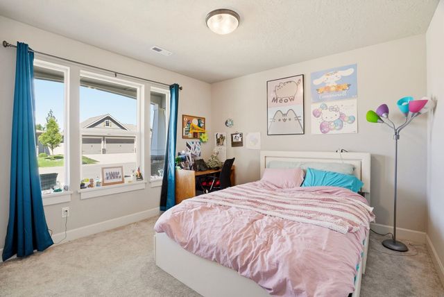 507 W Basalt Ridge Dr, Spokane, WA 99224