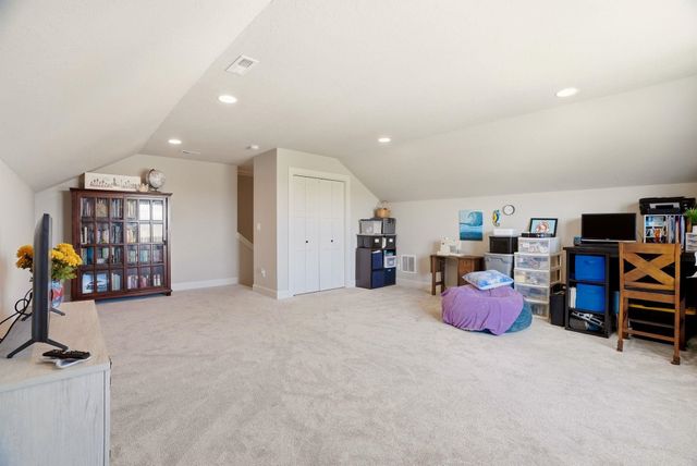 507 W Basalt Ridge Dr, Spokane, WA 99224
