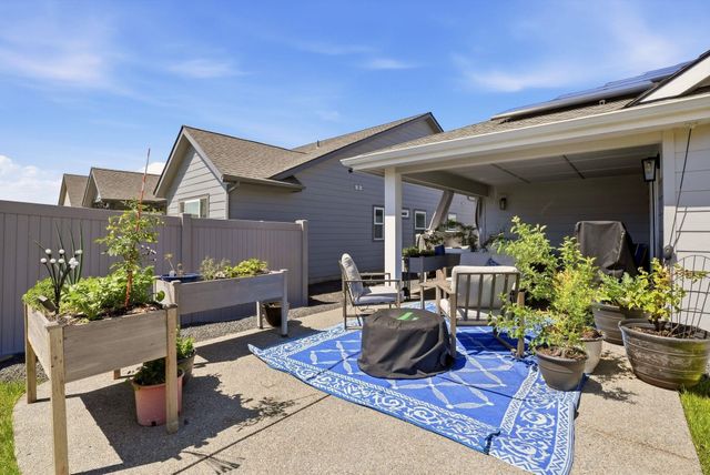 507 W Basalt Ridge Dr, Spokane, WA 99224