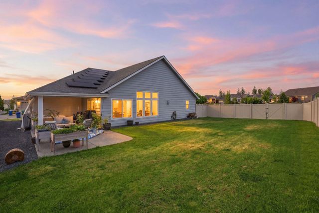 507 W Basalt Ridge Dr, Spokane, WA 99224