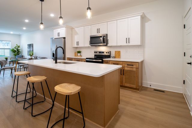 4028 University Ave B, Old Hickory, TN 37138