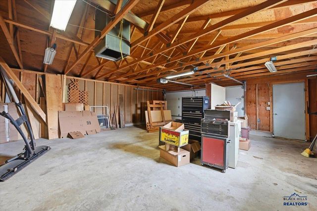 2610 COTTONTAIL RD, Sturgis, SD 57785
