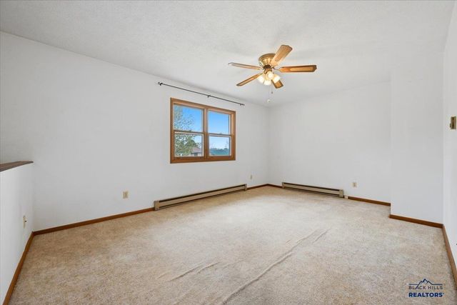 2610 COTTONTAIL RD, Sturgis, SD 57785