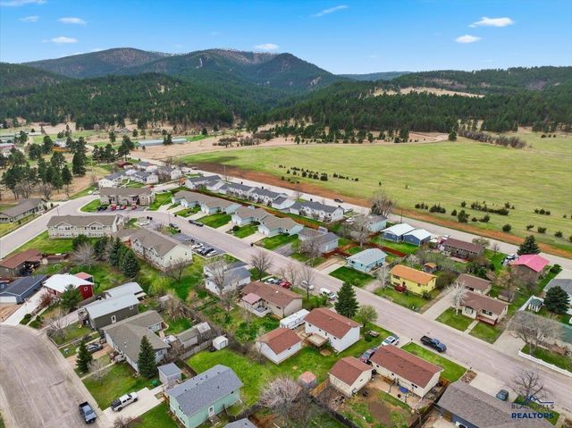 2610 COTTONTAIL RD, Sturgis, SD 57785