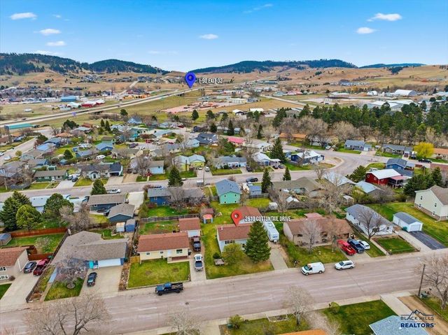 2610 COTTONTAIL RD, Sturgis, SD 57785