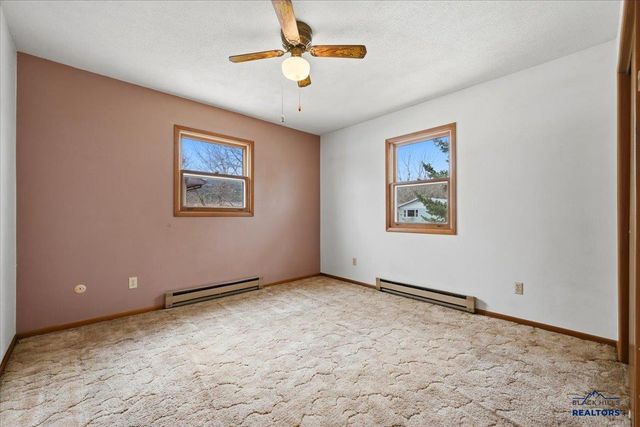 2610 COTTONTAIL RD, Sturgis, SD 57785
