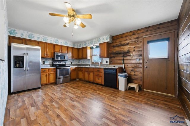 2610 COTTONTAIL RD, Sturgis, SD 57785