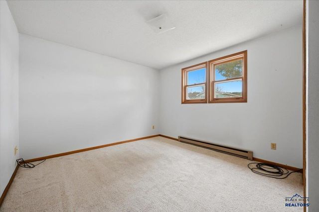 2610 COTTONTAIL RD, Sturgis, SD 57785