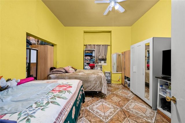 221 E 25th, Los Angeles, CA 90011
