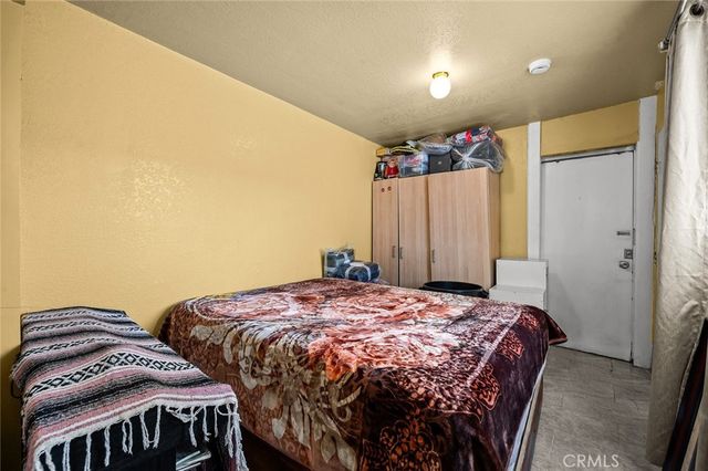 221 E 25th, Los Angeles, CA 90011
