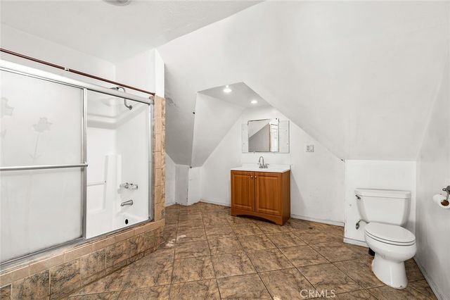 221 E 25th, Los Angeles, CA 90011
