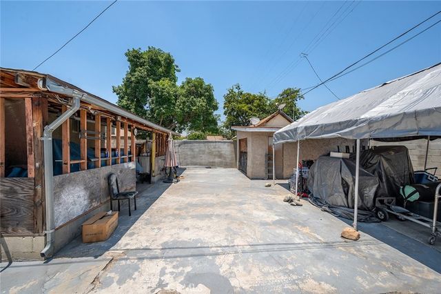221 E 25th, Los Angeles, CA 90011