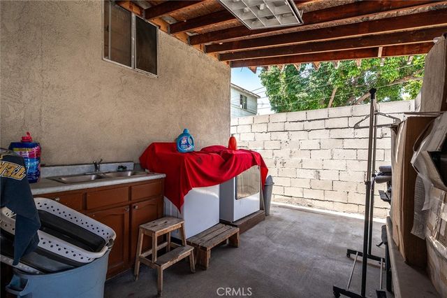 221 E 25th, Los Angeles, CA 90011