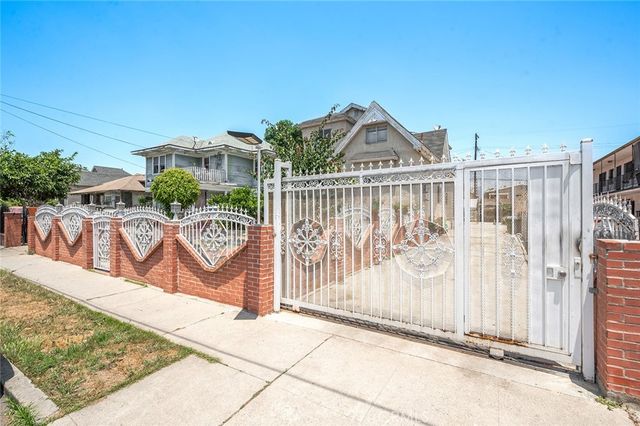 221 E 25th, Los Angeles, CA 90011