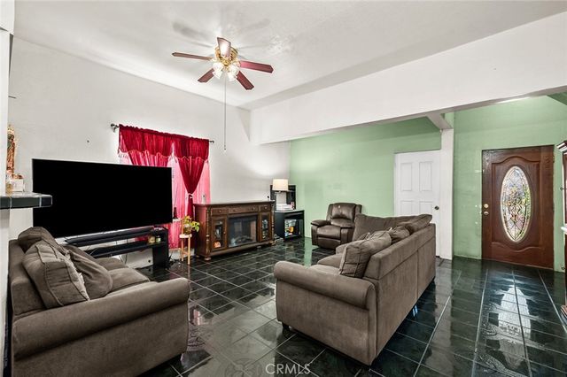 221 E 25th, Los Angeles, CA 90011