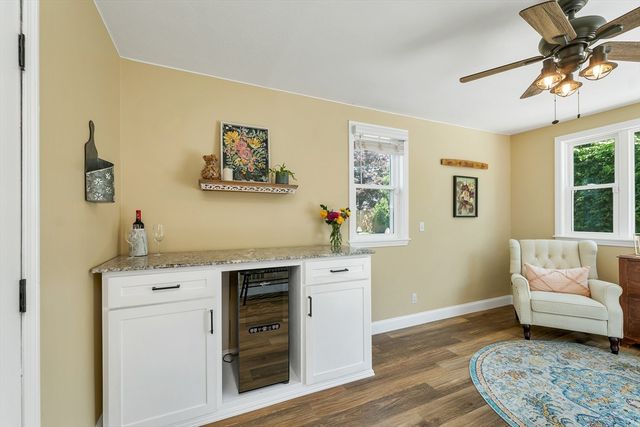 14 Juniper Lane, Nashua, NH 03063