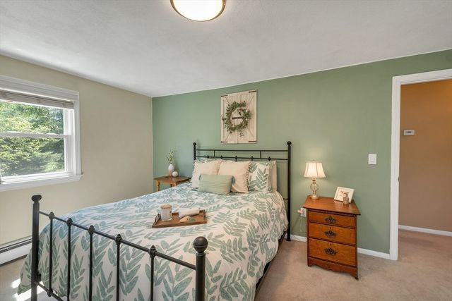 14 Juniper Lane, Nashua, NH 03063