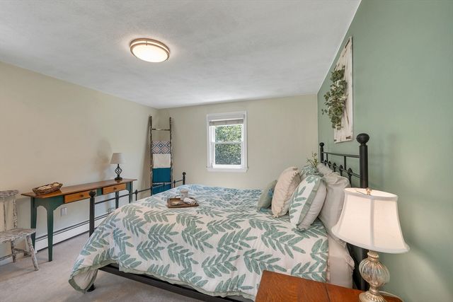 14 Juniper Lane, Nashua, NH 03063