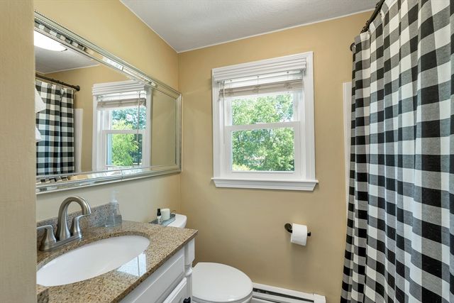 14 Juniper Lane, Nashua, NH 03063