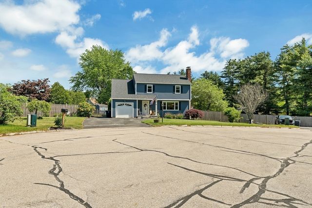 14 Juniper Lane, Nashua, NH 03063