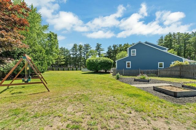 14 Juniper Lane, Nashua, NH 03063