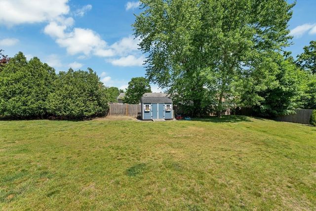 14 Juniper Lane, Nashua, NH 03063