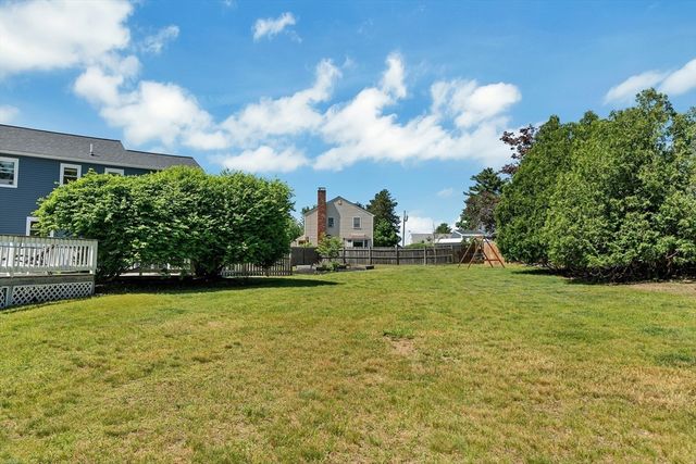 14 Juniper Lane, Nashua, NH 03063