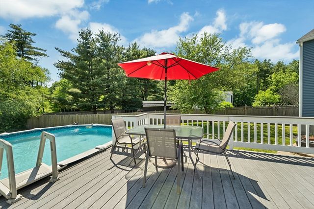 14 Juniper Lane, Nashua, NH 03063