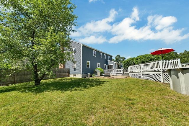 14 Juniper Lane, Nashua, NH 03063