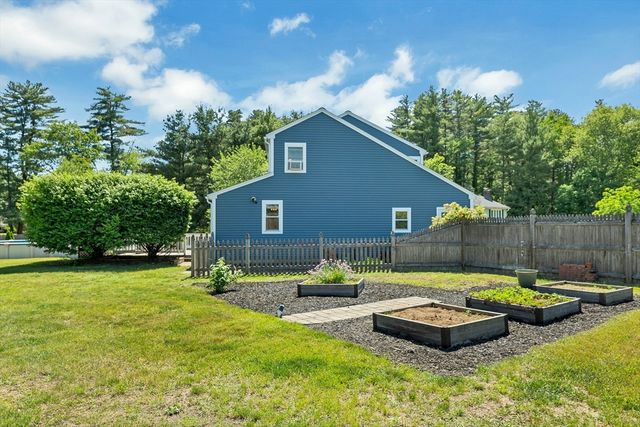 14 Juniper Lane, Nashua, NH 03063
