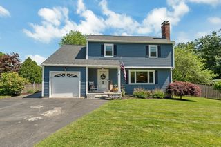 14 Juniper Lane, Nashua, NH 03063