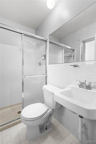 4645 Tauneybrook Drive, St Louis, MO 63128