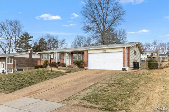 4645 Tauneybrook Drive, St Louis, MO 63128