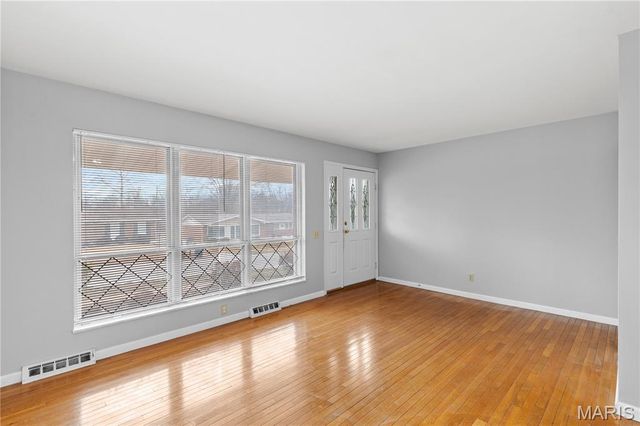 4645 Tauneybrook Drive, St Louis, MO 63128