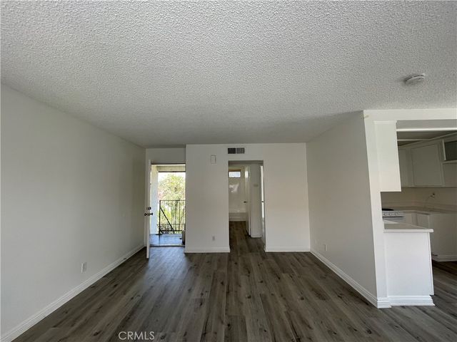 810 S Citrus 11, Azusa, CA 91702